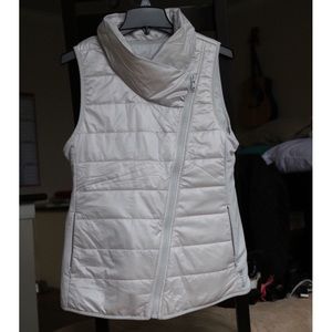 Reebok puffer vest with angled zip
